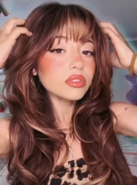 Wispy 90s Bangs, Blowout With Bangs And Layers, 90s Bubble Bangs, 90s Bangs Haircut, Blowout With Fringe, Wavy Layered Hair With Bangs, Blowout Fringe, Bangs 80s, Blowout With Bangs