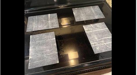 Clean Flat Top Stove, Glass Top Stove Cleaning, How To Clean A Flat Top Stove, Dryer Sheets To Clean Stove Top, How To Clean A Glass Cooktop, Glass Stovetop Cleaning Tips, How To Clean Glasstop Stove, How To Clean A Glass Stove Top, Glass Stove Top Cleaning Hacks