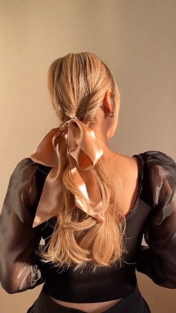 Bow Hairstyles, Trendy Bows, Diy Hair Accessories Ribbon, Prom Date, Long Hair Tutorial, Bow Hairstyle, Prom Hairstyles For Long Hair, Ribbon Hairstyle, Romanticizing Life