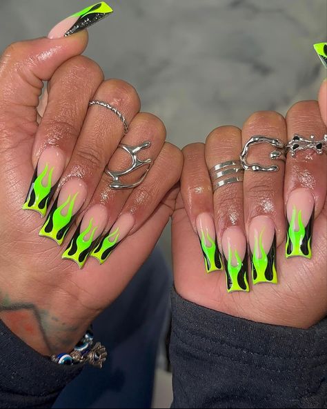 Green Flame Nails, Acrylic Nails Light Blue, Neon Flames, Flames Art, Jamaica Nails, Flame Nails, Flame Nail Art, Horror Nails, Neon Green Nails