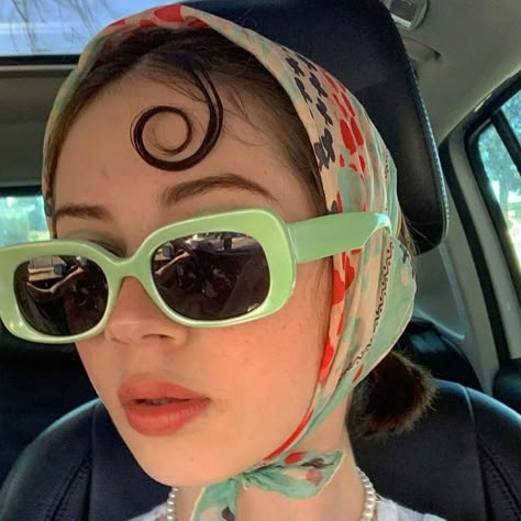 ModernGurlz (@ModernGurlzz) / Twitter Look Retro, Photoshoot Idea, Mia 3, Stylish Glasses, Mode Inspo, Mode Vintage, Looks Vintage, Glasses Fashion, Head Scarf