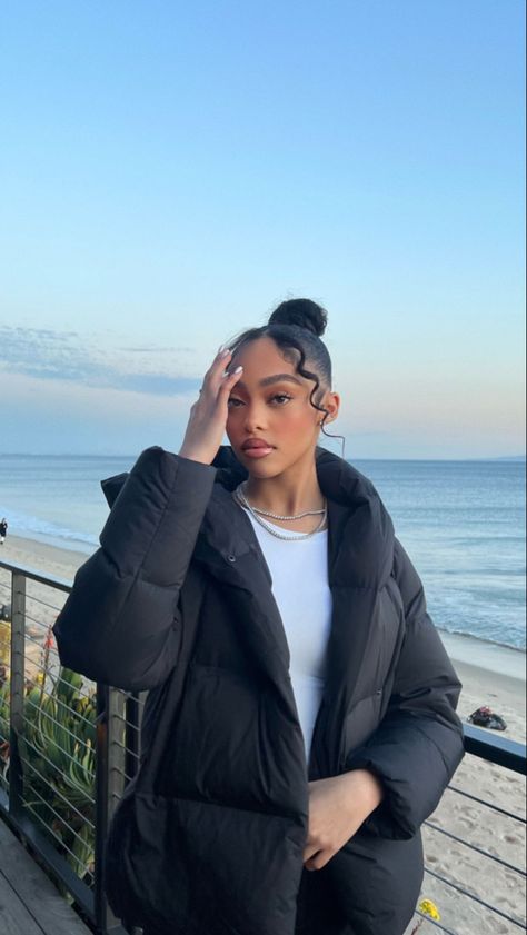 Jordyn Woods Outfits, Woods Outfit, Outfits Vacation, Jordyn Woods, Slicked Back Hair, Baddie Outfits Casual, Baddie Outfits, Pretty Face, Cute Casual Outfits