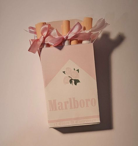 coquette cute lana del rey aesthetic cigarette box cigarettes bow cute cigarettes Pink Ciggerate Aesthetic, Coquette Ciggarates, Pink Ciggerate, Juju Core, A Piece Of Me Died, Ciggerate Aesthetic, Cute Lana Del Rey, Classic Coquette, Aesthetic Chaos