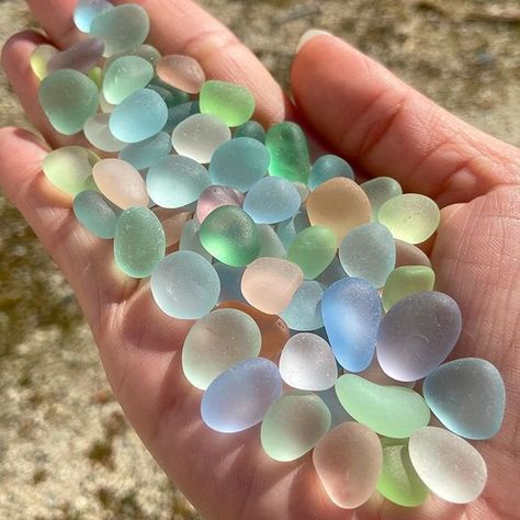 OpenBook on Twitter: "Sea glass is physically weathered glass found on beaches along bodies of salt water. Sailor folklore claimed that sea glass are the tears shed by mermaids. #FolkloreThursday… https://t.co/QPYRaSIg0h" Seaglass Beach, Sea Glass Diy, Sea Glass Colors, Glass Beach, Sea Glass Beach, Sea Glass Crafts, Pretty Rocks, Beach Crafts, Sea Glass Art