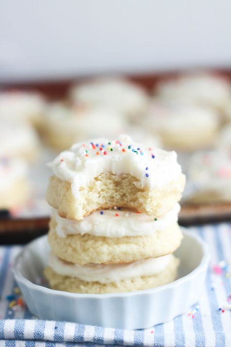 These Buttermilk Cookies are tender, soft and absolutely delicious.  Similar to a sugar cookie, but different enough thanks to the buttermilk. Quick Chocolate Chip Cookies, Buttermilk Cookies, Quick Cookies Recipes, Quick Cookies, Cookie Cookbook, Buttermilk Recipes, Easy Chocolate Chip Cookies, Sugar Cookie Frosting, Delicious Cookie Recipes