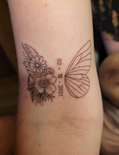 Woman Tattoo Butterfly, Tattoos With Dates Births, Butterfly Tattoo With Date Of Birth, Butterfly Tattoo With Birthday, Half Butterfly Half Flower Tattoo With Date, Mariposa Flower Tattoo, Carnation Flower Tattoo With Butterfly, Tattoo Ideas With Birthdates, Butterfly Birthday Tattoo