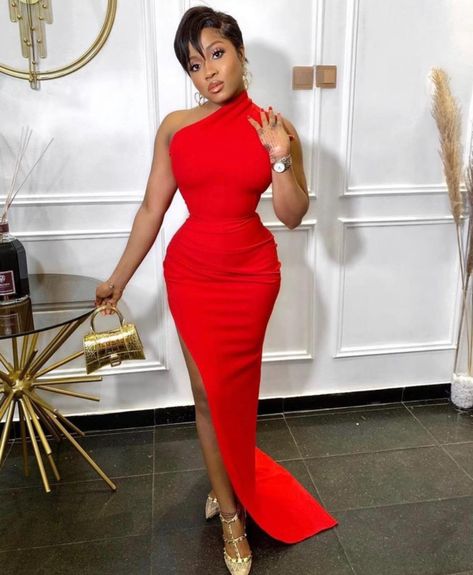 Red Dinner Dresses Classy Elegant, Red Dinner Dress, Dinner Dress Classy Elegant, Grad Outfits, Dinner Gown, Hollywood Red Carpet, African Wear Dresses, Dinner Dress Classy, Glamour Dress