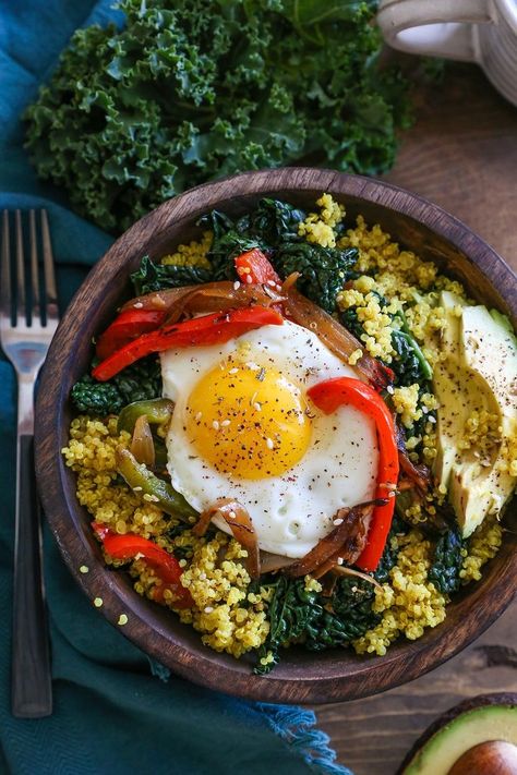 Quinoa Breakfast Recipes, Breakfast Kale, Breakfast Recipes Vegetarian, Turmeric Quinoa, Healthy Vegetarian Meal Plan, Quinoa Recipes Breakfast, Savory Quinoa, Quinoa Breakfast Bowl, High Protein Breakfast Recipes