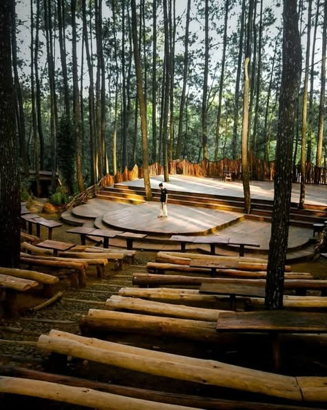 Forest Resort, Outdoor Stage, Outdoor Theater, Camping Aesthetic, Landscape Architecture Design, Backyard Design, In The Woods, Summer Decor, Landscape Architecture