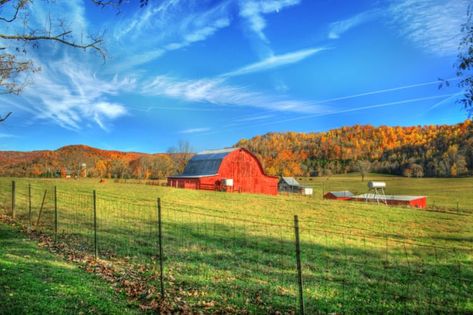 The 10 Best Rural Places to Live in Tennessee Places To Live, Beautiful Cities, Appalachian Mountains, Smoky Mountain National Park, Mountain Town, Outdoor Lover, Natural Scenery, Mississippi River, Great Smoky Mountains