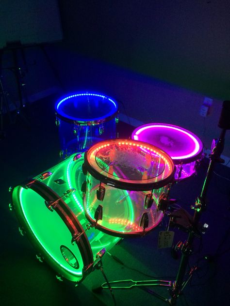 70s Ludwig vistalite drums customized with LEDs. Acrylic Drums, Drum Wrap, Drums Set, Drums Wallpaper, Drum Tattoo, Drums Studio, Drum Room, Thanksgiving Background, Bad Company