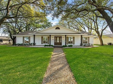 TX Real Estate - Texas Homes For Sale | Zillow Zillow Homes For Sale Texas, Zillow Homes For Sale, Texas Homes For Sale, Zillow Homes, Farmhouse House, Texas Homes, Texas Real Estate, San Antonio Texas, House Projects