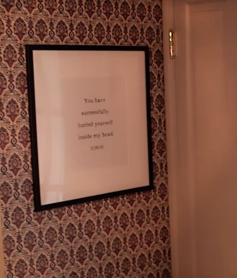 Taylor Swift's House Tour Reveals 19 Incredibly Cool Things She Keeps In Her Home Taylor Swift House, Taylor Swift And Calvin, Malibu House, The Grammys, Brooklyn Wedding, Apartment Life, Taylor Swift Videos, Wall Decor Design, Cool Things