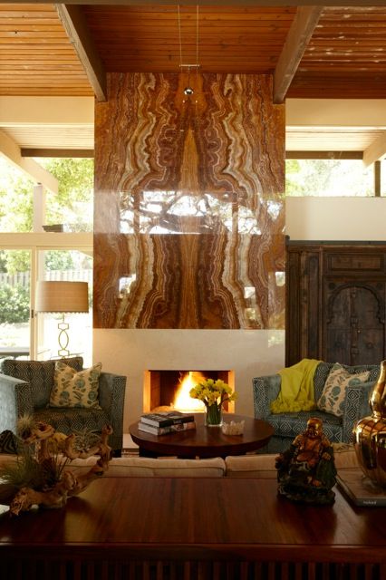 onyx bookmatched fireplace Onyx Fireplace, Fireplace Walls, Fireplace Home, Fireplace Feature Wall, Fireplace Redo, Rock Fireplaces, Countertop Material, Light Panels, White Fireplace