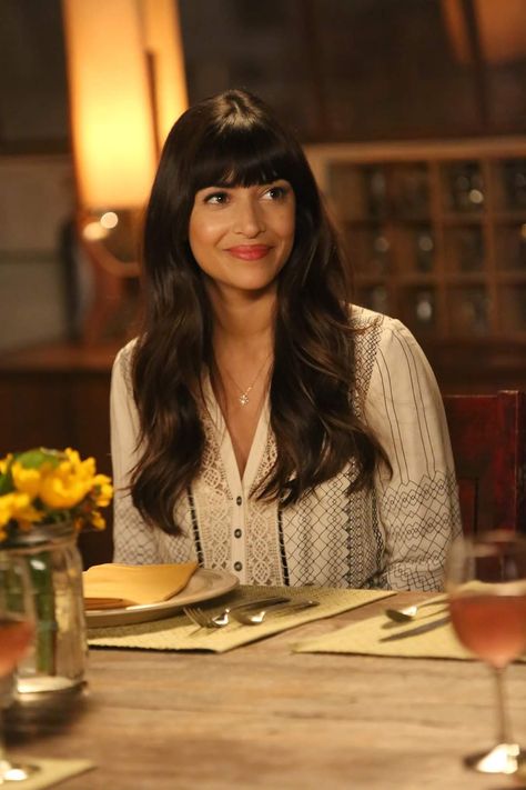 Cece New Girl, New Girl Series, Hannah Simone, Cute Bangs, Y2k Hair, Hot Hair Styles, Haircuts With Bangs, Trendy Hairstyles, New Girl