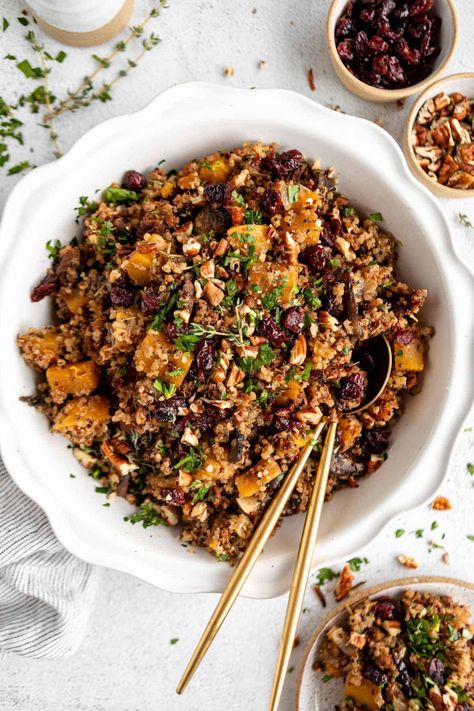 This quinoa stuffing recipe is a great side dish for Thanksgiving or if you are looking for a quinoa dish throughout the week. Sausage Butternut Squash, Crockpot Thanksgiving, Quinoa Stuffing, Squash Quinoa, Savory Quinoa, Butternut Squash Quinoa, Side Dish For Thanksgiving, Vegetarian Substitutes, Gluten Free Stuffing