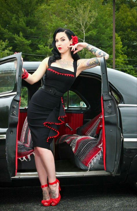 Mode Rockabilly, Rockabilly Mode, Burlesque Vintage, Pinup Photoshoot, Rockabilly Looks, Pin Up Looks, Pin Up Poses, Rockabilly Girl, Pin Up Girl Vintage