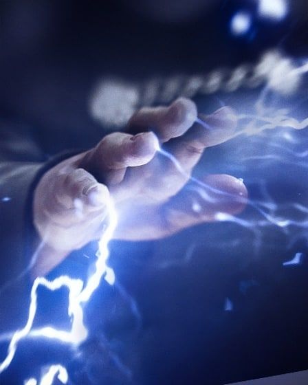 No photo description available. Lightening Powers Aesthetic, Weather Control Aesthetic, Lightning Magic Aesthetic, Electrokinesis Aesthetic, Lightning Powers Aesthetic, Electricity Magic, Percy Jackson Cabins, Half Elf, Elemental Powers