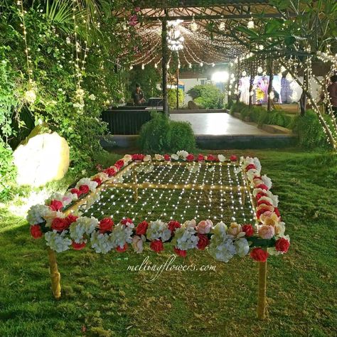 Flower Chaddar For Bride, Flower Chadar For Bride Entry, Flower Chadar, Pakistani Wedding Decoration, Melting Flowers, Bangalore Wedding, Wedding Resorts, Wedding Decorator, Bridal Entry