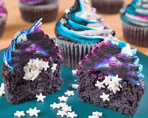 Loki Cupcakes, Constellation Cupcakes, Cosmic Cupcakes, Planet Cupcakes, Loki Cake, Galaxy Food, Galaxy Desserts, Galaxy Cupcakes, Space Cupcakes