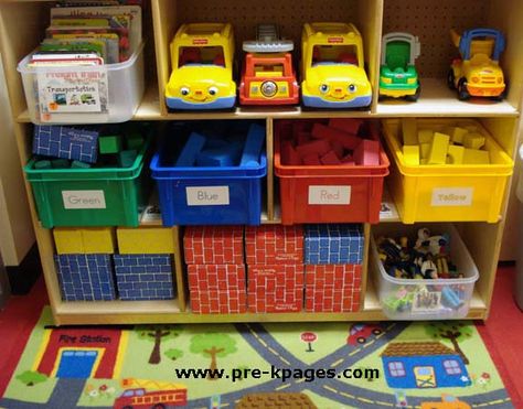 Block Center  I love the addition of books and sorted blocks! http://www.pre-kpages.com/blocks_center/ Cars And Blocks Center, Kindergarten Block Center Ideas, Block Center Preschool, Blocks Center, Preschool Organization, Block Storage, Blocks Preschool, Block Center, Preschool Rooms