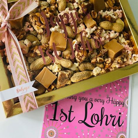 Lohri Packing Ideas, Lohri Gift Packing Ideas, Lorhi Party, Lohri Decoration Ideas, Lohri Decor, Lohri Decoration, Lohri Party, Lohri Celebration, Bad Sugar