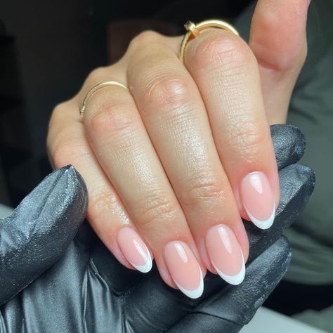 𝐓𝐇𝐄 𝐍𝐀𝐈𝐋 𝐑𝐎𝐎𝐌 𝐌𝐀𝐍𝐂𝐇𝐄𝐒𝐓𝐄𝐑 on Instagram: "ALMOND FRENCH 🤍 #frenchmani #frenchmanicure #biab #biabnails #buildergel #buildergelnails #naturalnails #thegelbottleinc #thegelbottle #thegelbottleuk #navyprotools #manchesternails #manchesternailtechnician #nailinspo #nailsoftheday #gelbottlebiab19 #gelnails #naturalnails #frenchtips #nailinspo #nailideas #springnails #nailsofinstagram #gelbottlebiab18" Rounded Acrylic Nails, Gel Nails French, Formal Nails, French Manicure Nails, Classic French Manicure, Simple Gel Nails, Work Nails, Basic Nails, French Tip Acrylic Nails