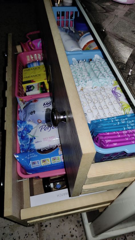 Period Organization Storage, Feminine Product Storage, Mbbs Life, Feminine Pads, Bride Preparation, Brides Room, Period Kit, Clothes Organization Diy, Easy Food Art