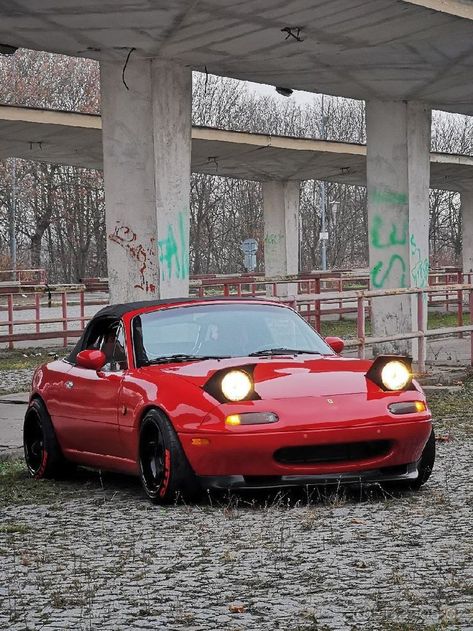 Miata Car Aesthetic, Aesthetic Miata, Cars Wallpapers Aesthetic, Jdm Cars Wallpapers, Miata Wallpaper, Pink Miata, Black Miata, Red Miata, Wallpaper Jdm