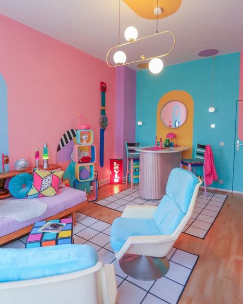 Mel (@candy.colorpop) • Fotos y videos de Instagram 80s Room Decor, Funky Bedroom, Cozy Office, Pastel Decor, Bar Room, Dream House Decor, Home Studio, House Painting, Home Bedroom