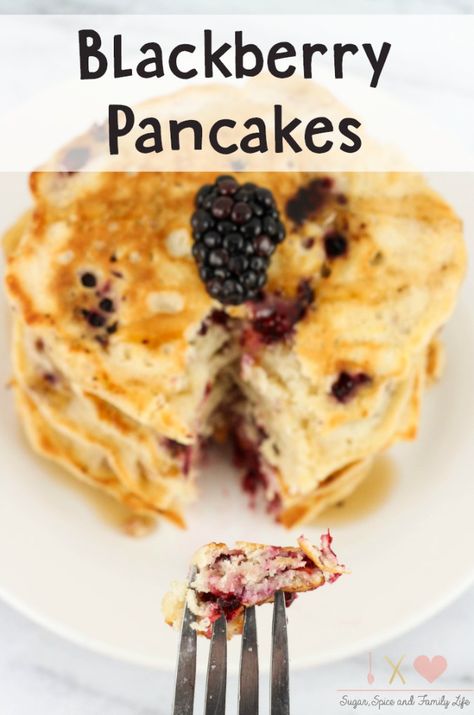 Blackberry Pancakes Homemade Blueberry Pancakes, Blackberry Pancakes, Pancake Syrup Recipe, Lemon Blueberry Pancakes, Vegan Banana Pancakes, Berry Pancakes, Pancake Bites, Blackberry Recipes, Best Breakfast Recipes