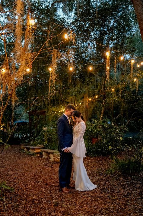 Intimate Secret Garden Wedding in Florida | Harmony Gardens | Florida Wedding Venues | Tampa Wedding Venues | Tampa Wedding Photographer | Florida Wedding Photographer Explore the blog to find more inspiration for your Florida Wedding Florida Fall Wedding, Wedding Ideas Florida, Tropical Garden Wedding, South Florida Wedding Venues, Free Wedding Venues, Outdoor Evening Wedding, Dream Garden Wedding, Florida Wedding Ideas, Wedding Venues In Florida