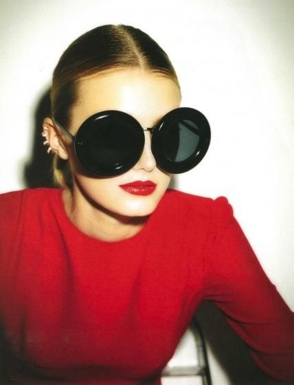 Repossi / Self Service Ray Ban Sunglasses Sale, Unique Womens Fashion, Shady Lady, Ray Ban Wayfarer, Ray Ban Outlet, Ray Ban Aviator, Colour Blocking, Kinds Of Shoes, Fashion Images