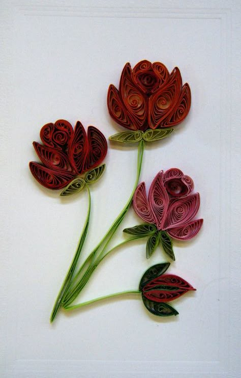 Quilling Guild - Your gateway to the world of quilling Quilling Flowers Tutorial, Quilled Roses, Quilling Flower Designs, Quilling Pattern, Arte Quilling, Paper Quilling For Beginners, Paper Quilling Flowers, Paper Quilling Cards, Origami And Quilling