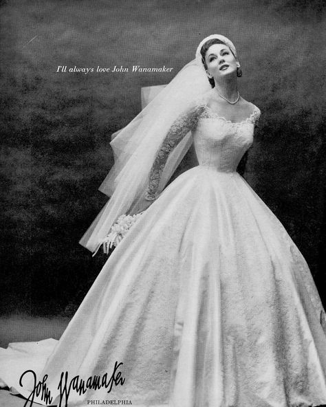 Alice Bruno in a John Wanamaker wedding dress 1955 #vintage #retro #fashion #vintagefashion #50s #50sfashion #1950s #1950sfashion… 50s Wedding Dress Vintage, 1950 Wedding Dress, Vintage Wedding Dress 1950s, 50s Wedding Dress, Antique Wedding Gown, Antique Wedding Dresses, Vintage Retro Fashion, 1960s Wedding, Wedding Dresses 50s