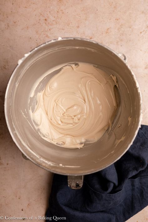 Maple Cream Cheese Frosting - Confessions of a Baking Queen Confectioners Sugar Icing, Pastry Filling, Maple Extract, Maple Cream Cheese Frosting, Maple Cream Cheese, Apple Bundt Cake, Maple Frosting, Apple Maple, Make Cream Cheese