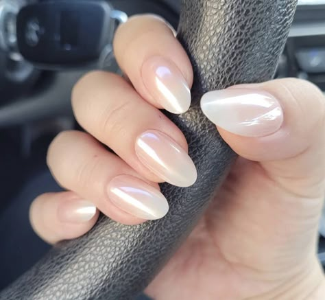 Uñas nacaradas: 10 manicuras elegantes de la tendencia que arrasa en 2024 Uñas Coquette, Diy Ponytail, Aurora Nails, Dots Nails, Nail Bar, Cute Nail Designs, Chic Nails, Nail Spa, Perfect Nails