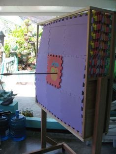 DIY archery target from foam mats Diy Archery Target, Diy Archery, Archery Targets, Outdoor Shooting Range, Hunting Crossbow, Foam Diy, Archery Tips, Archery Range, Galaxy Slime