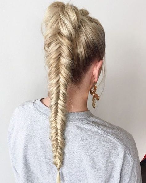 Ponytail Wedding, Soccer Hairstyles, Fishtail Braid Hairstyles, Fishtail Braids, Hairstyles Ponytail, Fishtail Braid, Braided Ponytail Hairstyles, Peinados Fáciles Para Cabello Corto, Hair Bridesmaid