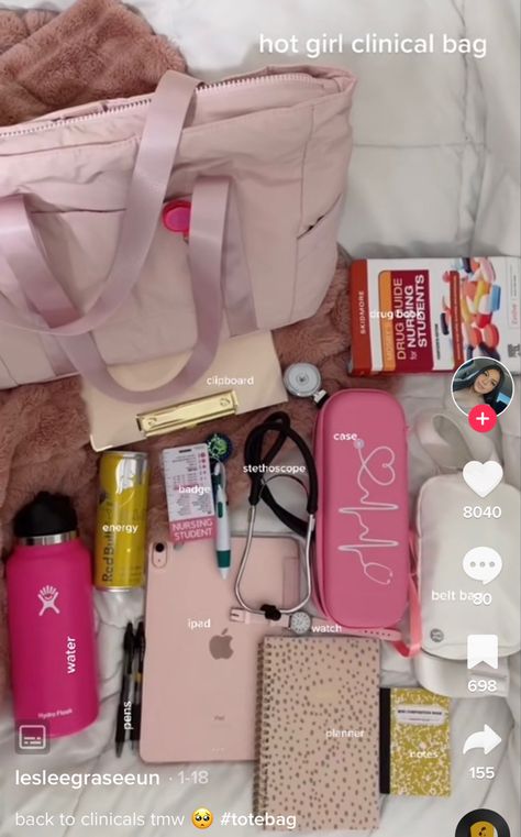 Medical School Bag Essentials, Baddie Nurse Hairstyles, Whats In My Bag Medical Student, Whats In My Nursing School Bag, Nurse Student Backpack, Nursing Students Bag, Nursing Student Bag Essentials, Nursing Students Essentials, Medical Assistant Student Aesthetic