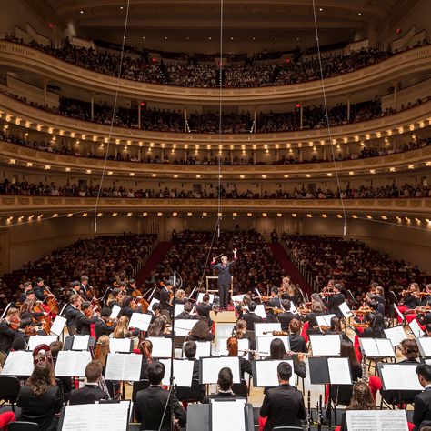 World Orchestra Week is a festival of international youth orchestras from Afghanistan, Africa, America, China, Europe, and Venezuela at Carnegie Hall. 🇦🇫 🇺🇸 🇬🇧 ���🇨🇳 🇨🇩 🇭🇺 🇰🇪 🇲🇿 🇳🇬 🇿🇦 🇺🇦 🇻🇪  #classicalmusic Transiberian Orchestra, Western Summer Outfits, Orchestra Concerts, Western Summer, Afro Cuban, The Soloist, Carnegie Hall, Latin Music, Dance Company