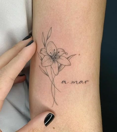 Small Lily Tattoo, Lillies Tattoo, Lily Tattoo Design, Lily Flower Tattoos, Hibiscus Tattoo, Flower Wrist Tattoos, Small Pretty Tattoos, Petite Tattoos, Lily Tattoo