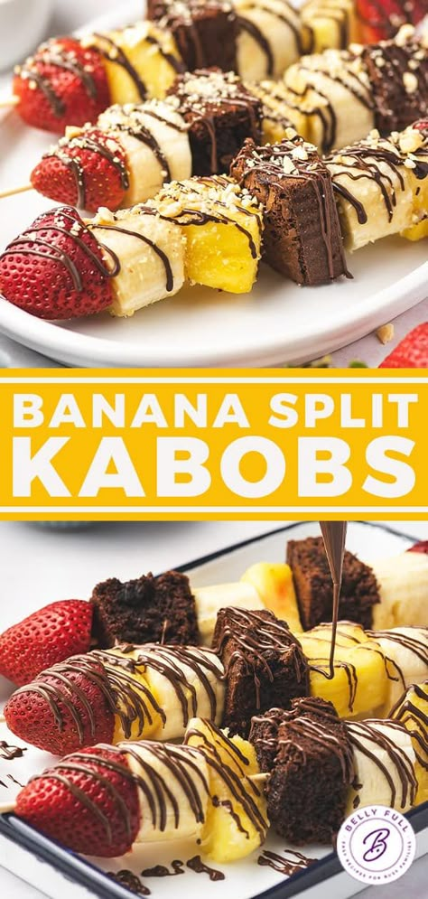 Sweet Kabobs Desserts, Dessert Ideas For Family Gathering, Kabob Recipes Fruit, Snack Kabobs Appetizers, Skewer Desserts Sticks, Summer Snack Ideas For Party, Easy Beach Desserts, Desserts On Sticks, Mini Banana Splits