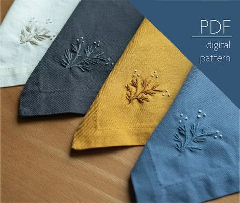 LittleOakDesignCo - Etsy Modern Organic Kitchen, Dinner Party Decor, Organic Kitchen, Embroidery Cotton, Modern Organic, Cotton Napkins, Linen Napkins, Organic Modern, Dinner Napkins