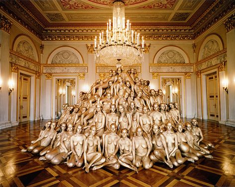 Spencer Tunick Photography – Fubiz Media Spencer Tunick, Devin Art, Narrative Photography, Classic Sculpture, The Golden Girls, Artist Interview, Naha, Golden Girls, Body Image