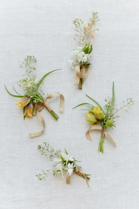 Bridal Bouquet And Boutonniere, Dainty Boutonniere, Modern Boutineer Ideas, Funky Boutonniere, Organic Boutonniere, Whimsical Boutonniere, Neutral Boutonniere, Modern Corsage, Modern Boutonniere