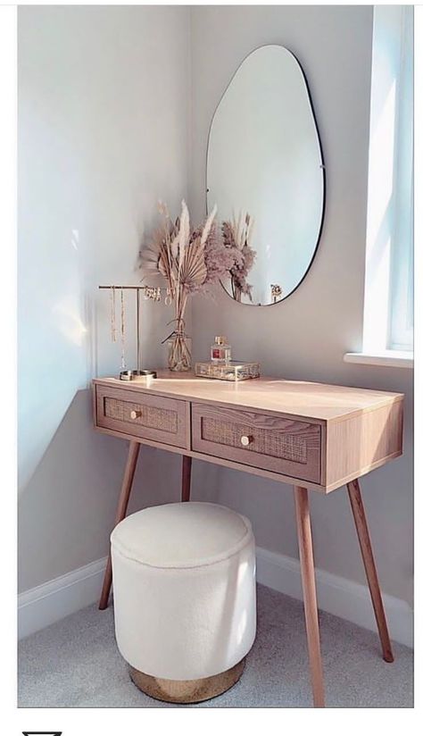 Beige Makeup Room, Feminine Boho Bedroom Ideas, Boho Bedroom Makeup Table, Neutral Makeup Vanity, Adult Vanity Ideas, Bedroom With Makeup Vanity Layout, Vanity Table Ideas Minimalist, Make Up Table Ideas Bedrooms, Bedroom Ideas With Closet