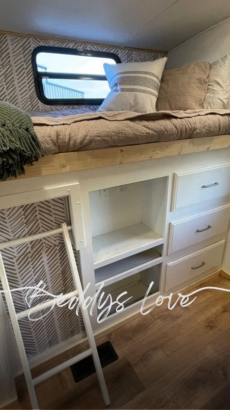 Camper Bunk Bed Storage Ideas, Rv Bunk Beds, Backyard Guest Houses, Camper Organization, Truck Tent, House Backyard, Rv Homes, Bunk Rooms, Vintage Camper Remodel