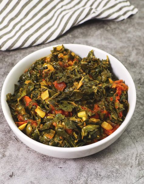 Ethiopian Collard Greens Recipe, Ethiopian Food Recipes, Cabbage Relish, Curtido Recipe, Braised Kale, Collard Greens Recipe, Ethiopian Food, Leafy Vegetables, Veggie Side Dishes