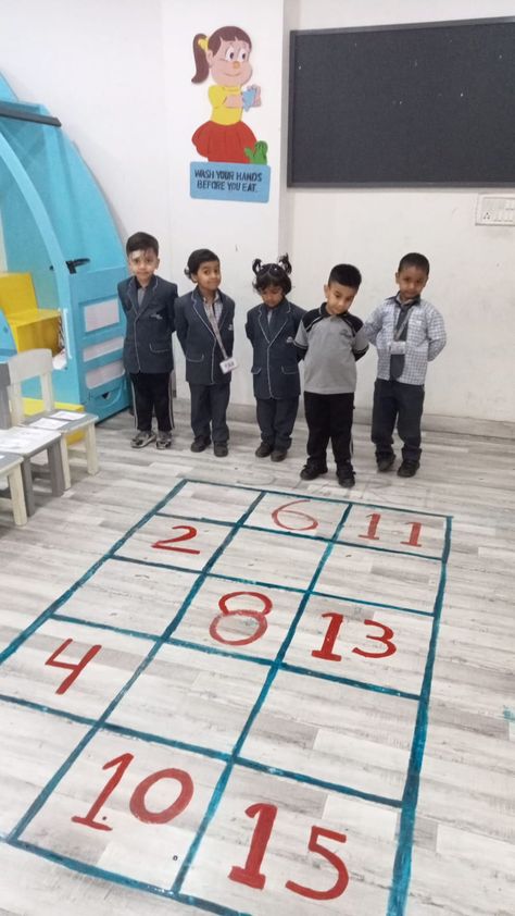 Mathematics Games For Preschoolers, Missing Number Activity For Kids, Missing Numbers Activities, Prek Math Activities, Games For Grade 1, Learn Mathematics, Maths Activity, Numbers Activity, Letter Learning